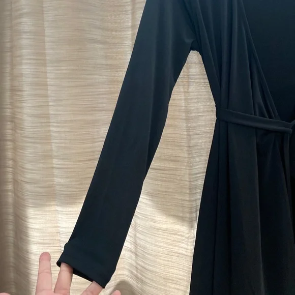 Liz Lange Maternity Wrap Dress Small - Picture 2 of 5